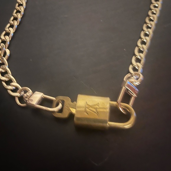 Louis Vuitton lock and key #342 with unbranded  chain - Picture 7 of 10